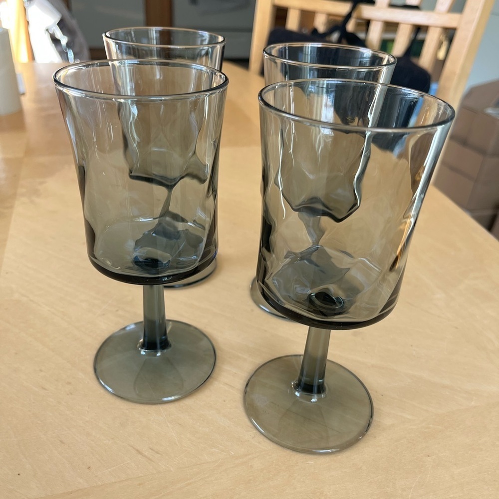 Vintage Libbey Smoke Gray Optic Swirl goblet set of 4, 8 oz. - Picture 13 of 16